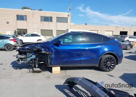 2022 Tesla Model Y Performance Dual Motor All-Wheel Drive z USA, uszkodzony, nr VIN 7SAYGDEF4NF510849